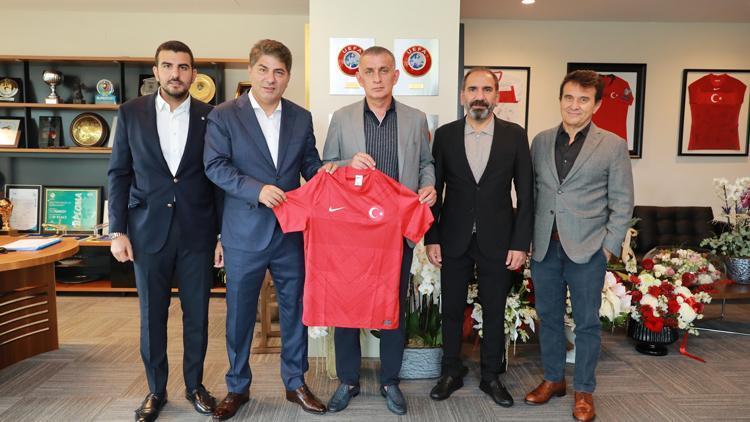 Fenerbahçeli yöneticilerden TFF Başkanı İbrahim Hacıosmanoğlu’na ziyaret