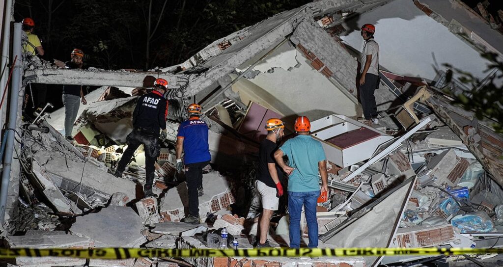 balikesirdeki depremde yikilan bina ile ilgili vahim iddia AXztML85