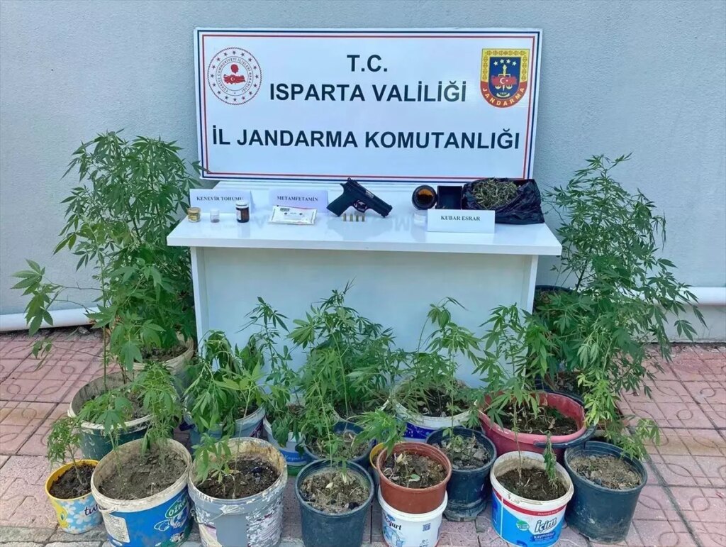 ispartada uyusturucu operasyonu 2 gozalti mpP7wBqS