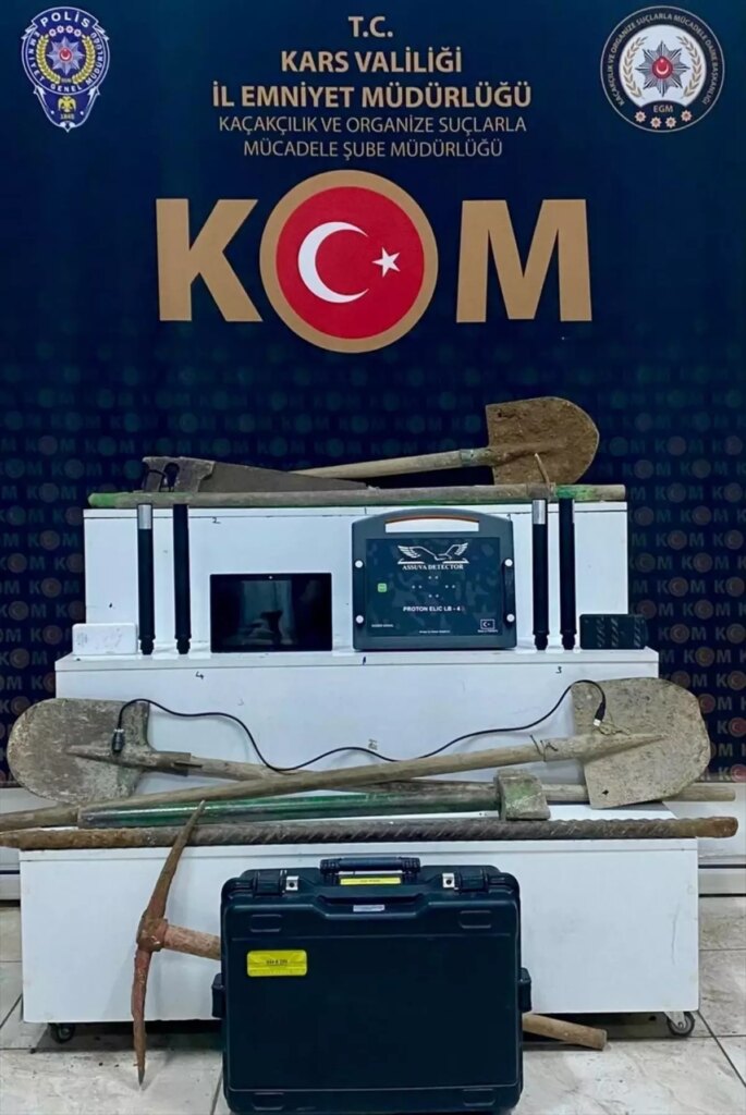 karsta define icin kazi yapan 5 supheli yakalandi maIbx4HI