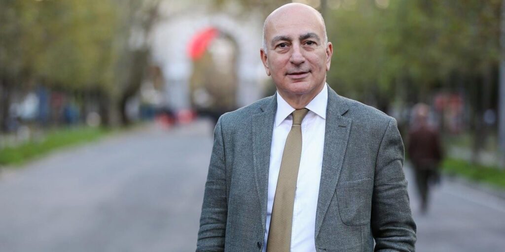 midasin esek kulaklarini ornek gostererek anlatti mahfi egilmez buyuk sirrini acikladi uQiP1hCN