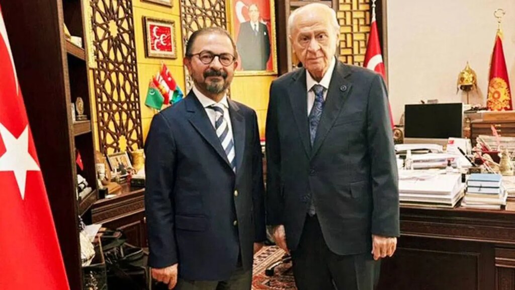 selahattin yilmazin ardindan akp mhp krizinde yeni perde devlet bahceliye yakin mke eski baskani ismet sayhan casusluk suclamasiyla gozaltina alindi GmUZTAlm