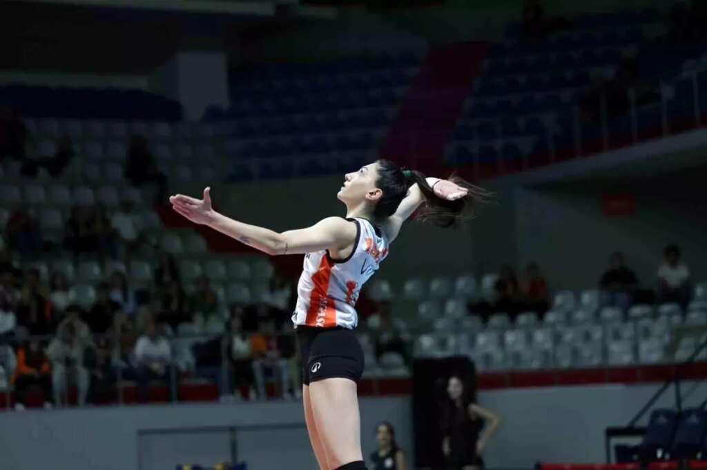 yaprak erkek eczacibasi dynavit ile 3 sezon daha wZXGXAXW