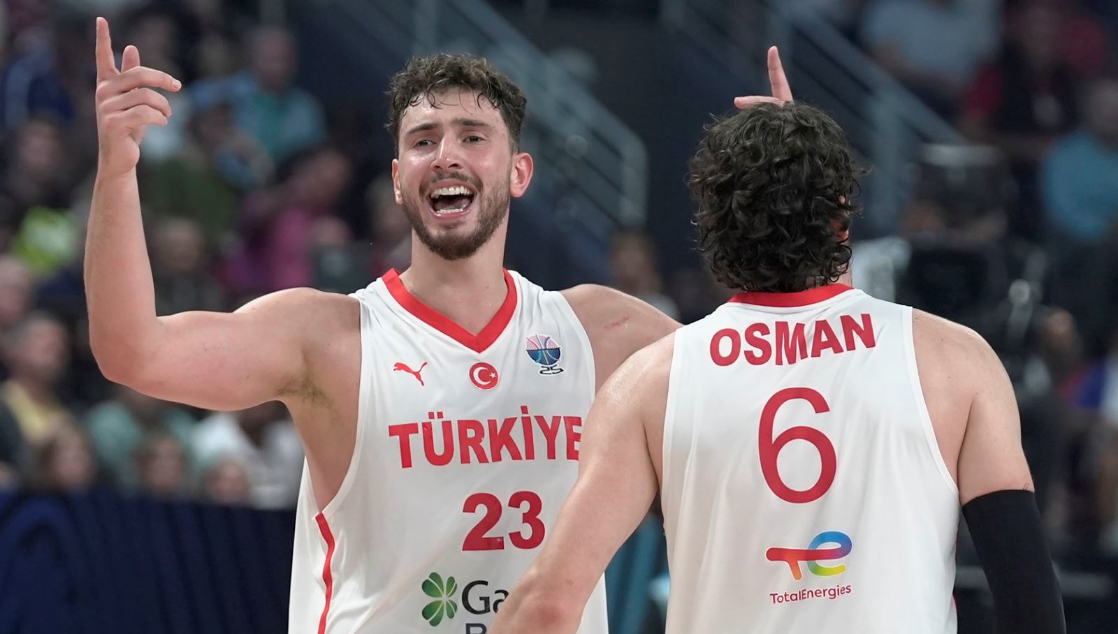 12 dev adam yari final askina polonya karsisinda cMEGjA7y