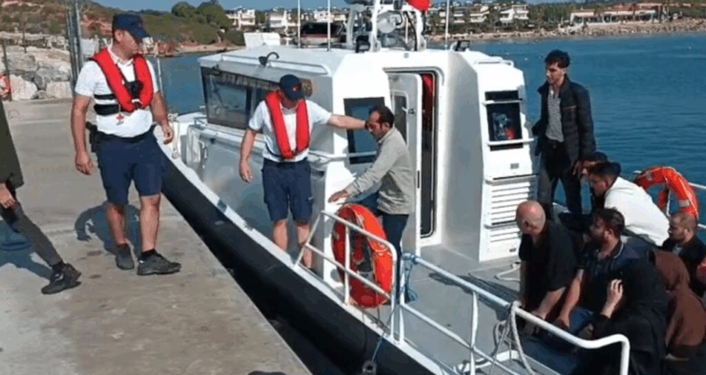 bodrum aciklarinda can sali icinde suruklenen gocmenler kurtarildi m2tRdag1