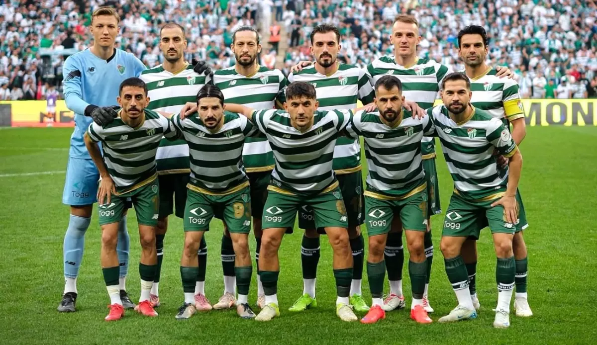 bursaspor arnavutkoy belediyesporu maglup ederek zirvede farki ikiye cikardi PRnAmDdM