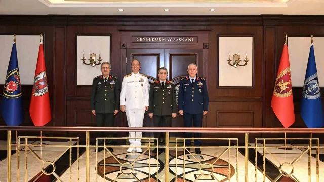 genelkurmay baskani makaminda kuvvet komutanlarini kabul etti dS1uf2WA