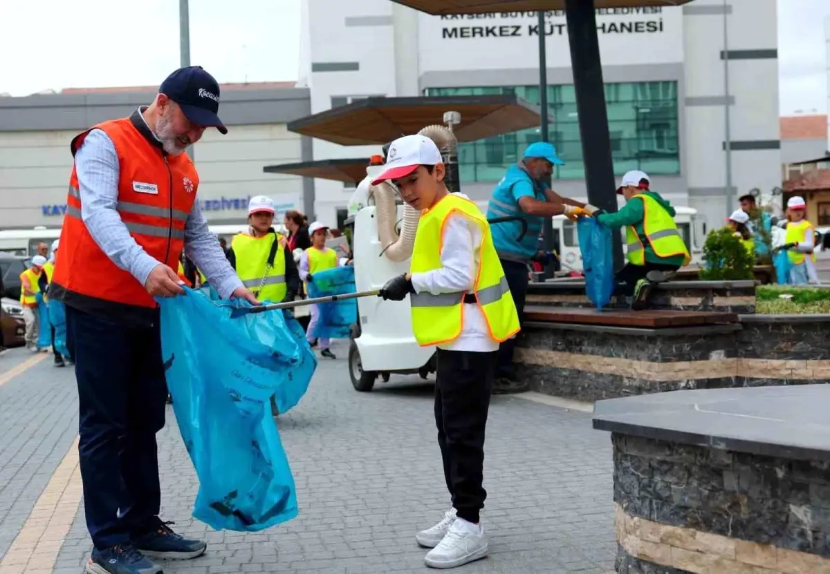 kocasinan belediyesinden cevre temizligi farkindaligi etkinligi iHy4NO4Q