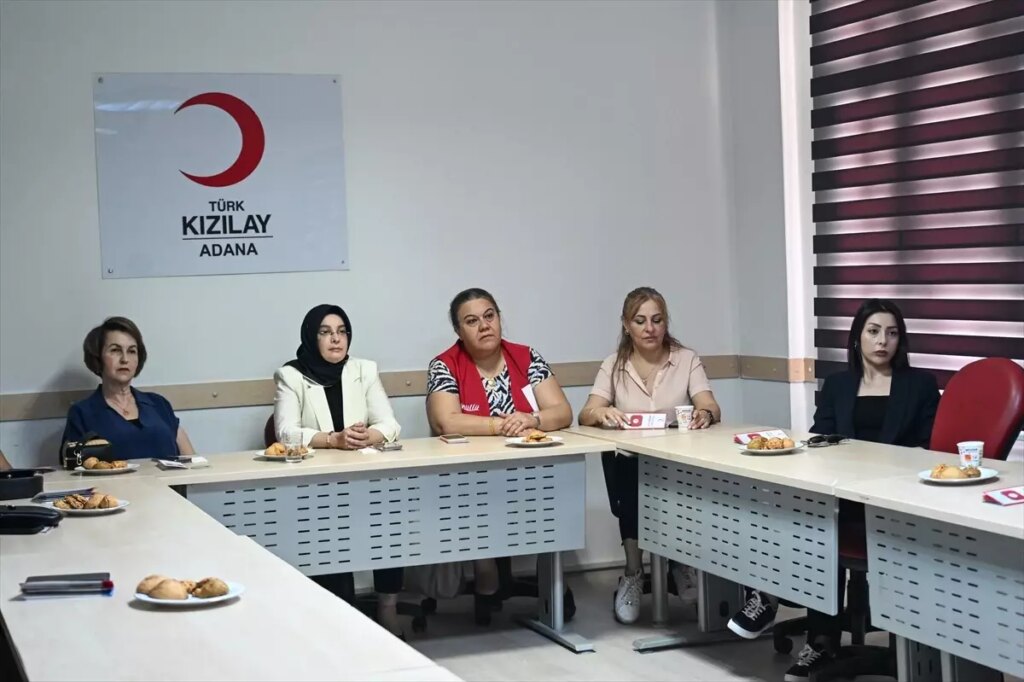 turk kizilaydan ilk yardim egitimi uzzFCX1T