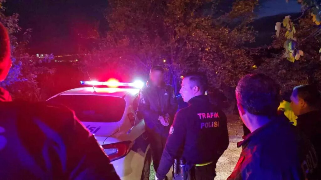 alkol influansli surucu polisi kovalamacaya tuttu 3fgsAEjX.jpg