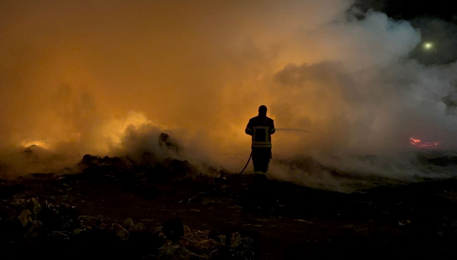 atik yangini eve sicramadan sonduruldu AuhCqXxm.jpg