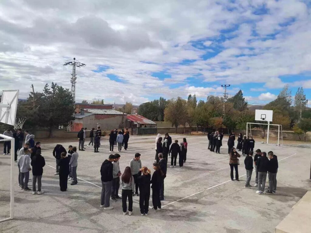 aydintepedeki okullarda afet tatbikati gerceklestirildi 6gscbuzq.jpg