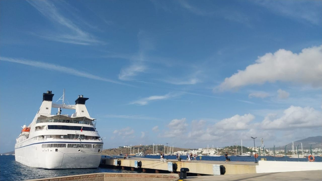 bodruma star legend kruvaziyeriyle 271 turist geldi VdPc5YrR.jpg