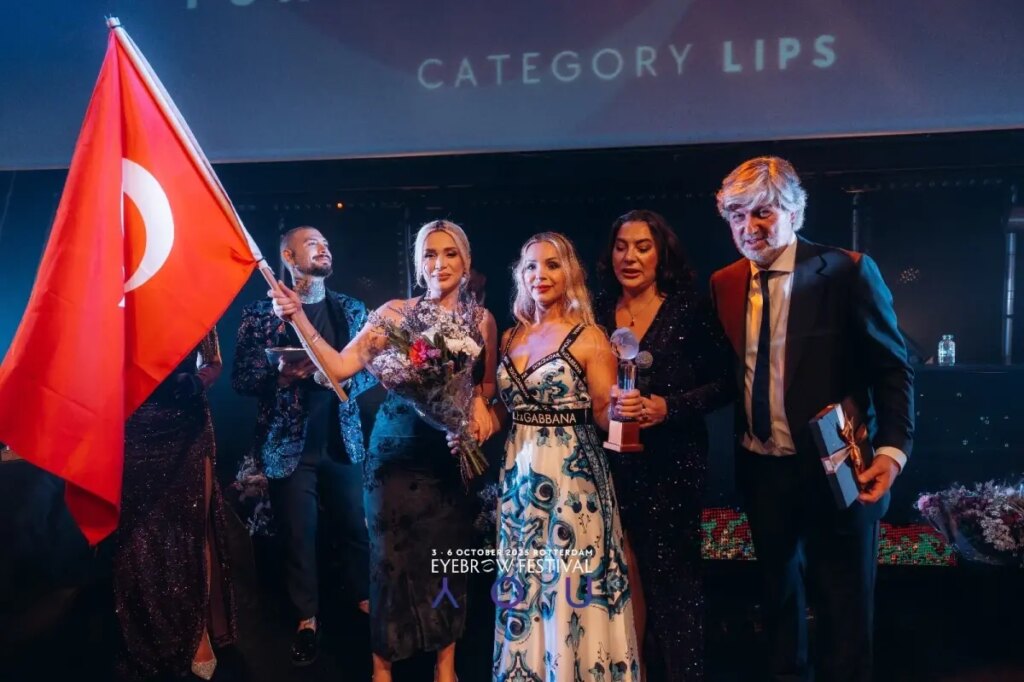 cansu durkun rotterdamdaki eyebrow festival you 2025te turkiyeyi temsil etti BHHPwsLJ.jpg