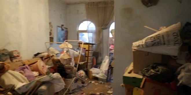 cop evde annesinin cesediyle yasadi uJUQC1k1.jpg