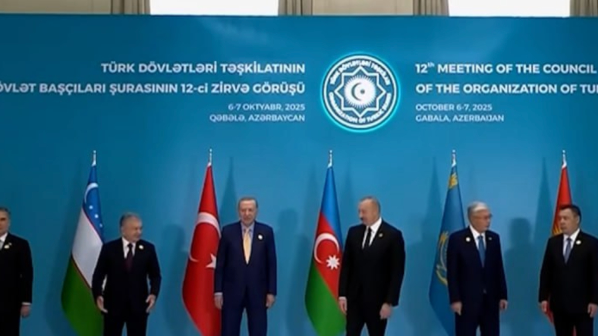 cumhurbaskani erdogan tdt zirvesinde aile fotografina katildi Ih2lOlwy