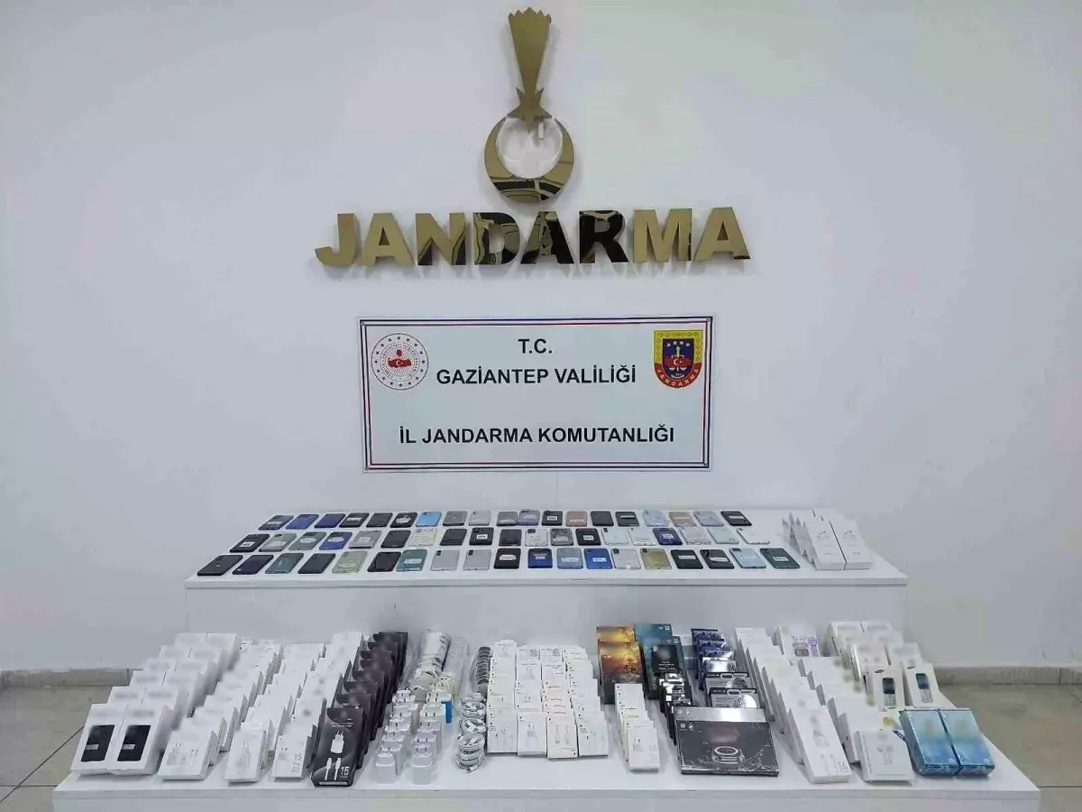 gaziantepte kacak elektronik urun operasyonu 1975000 tl degerinde urun ele gecirildi 17e5TcWQ.jpg