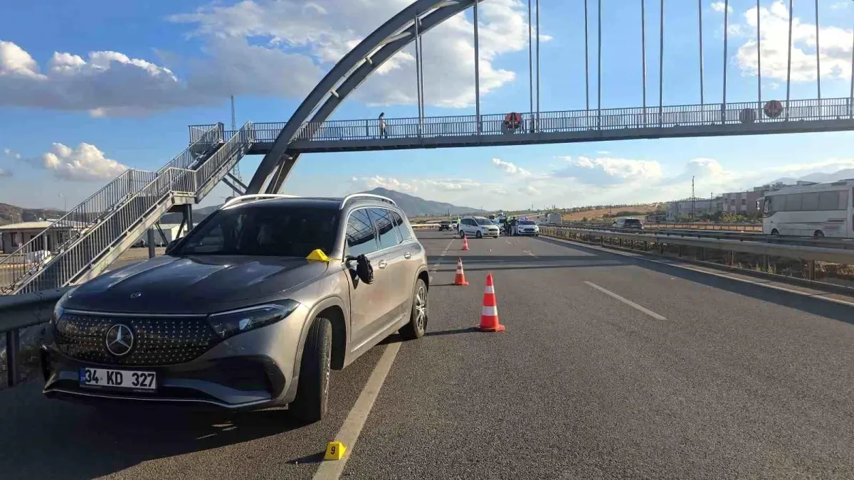 gaziantepte yolun karsisina gecerken otomobilin carptigi cocuk hayatini kaybetti Evg2pNTl.jpg