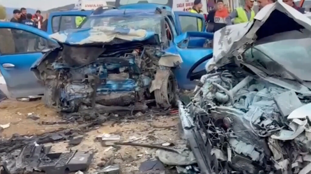 kastamonuda iki otomobil carpisti 1 olu 5 yarali NQa9AOxN.jpg