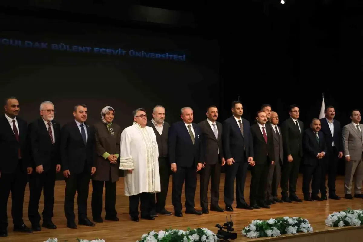 turkiyenin gelecegi umit veriyor 2PHSA5Wu.jpg