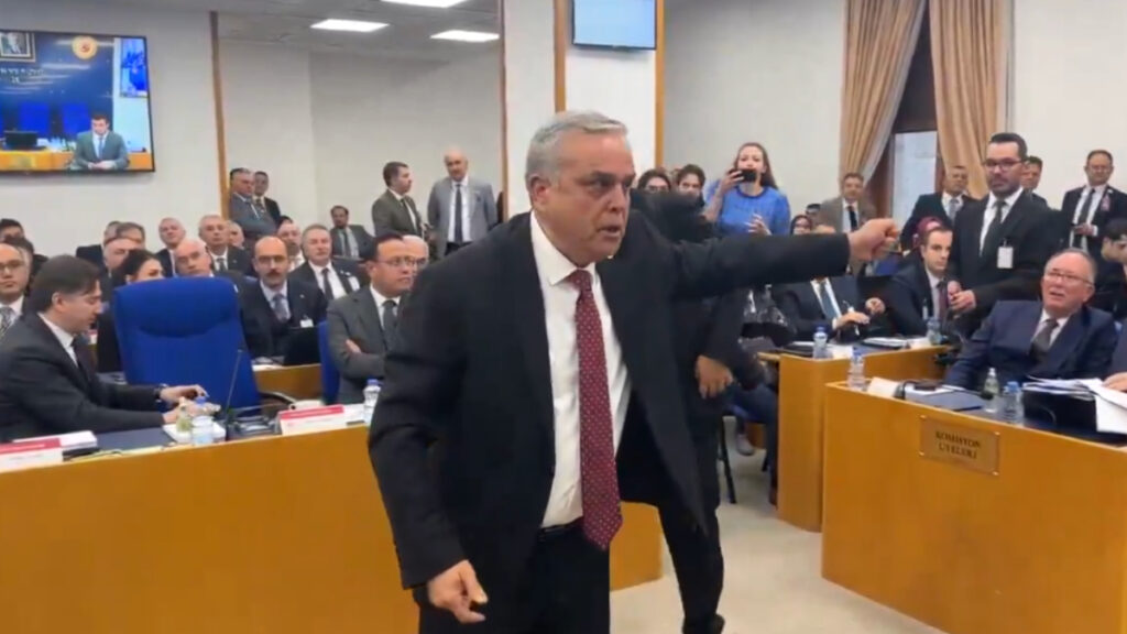 CHP’li Hasan Ufuk Çakır’dan Halk Tv’ye ve partisinin vekillerine protesto