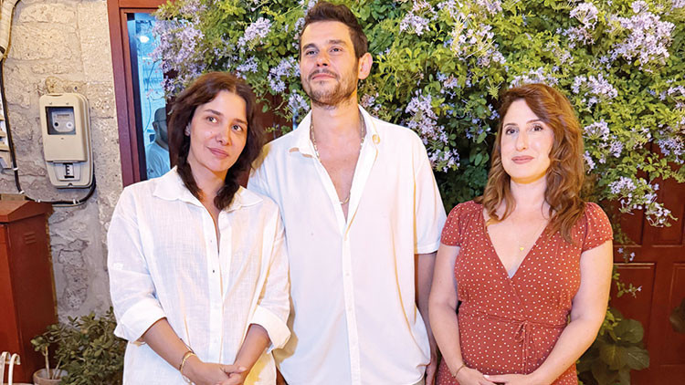 Hem film çektiler hem tatil yaptılar