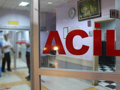 Izmirde facianin esigi 7 kattan dusen iskelede 3 isci yaralandi ztcFFvSY