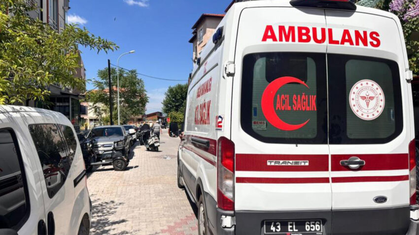 Kutahya tavsanlida otomobil ile motosiklet carpisti 1 yarali NXsaWwwH